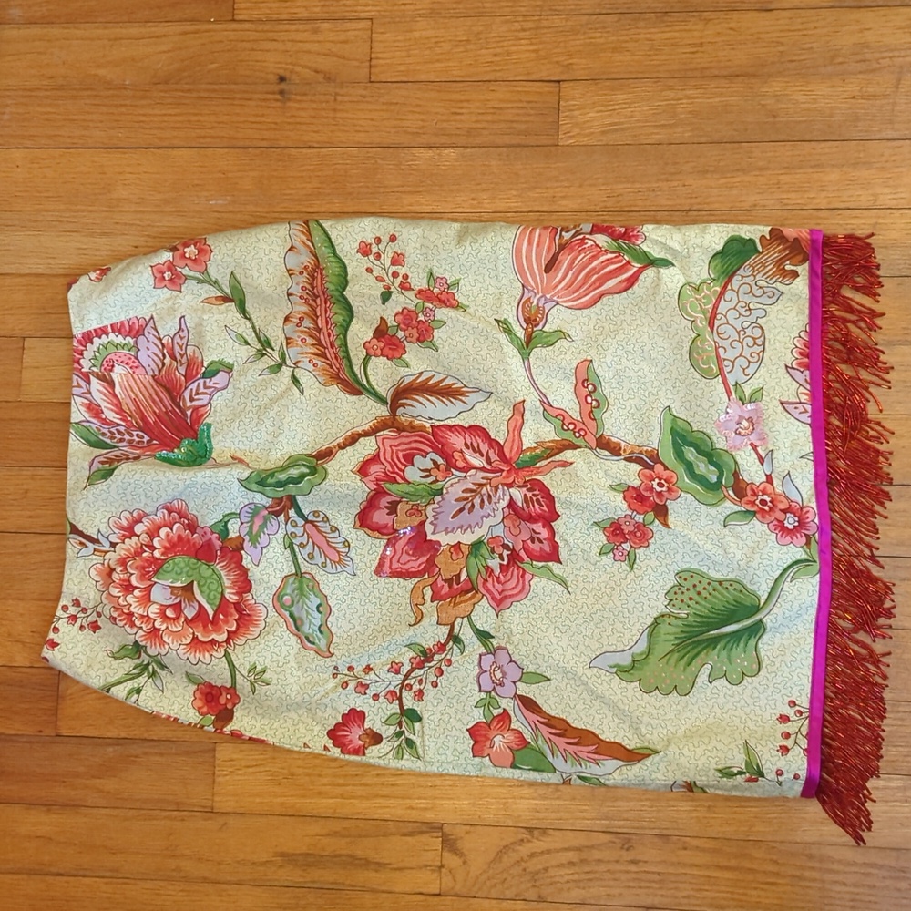 Anthropologie mid length skirt Size 6 Multi colored print with sequins/beading